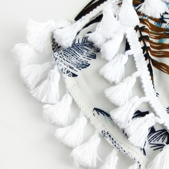 HP Boho Palm Leaf Tassel Trim Shorts - Picture 3 of 4